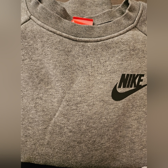 Nike Men's Fleece Crewneck Sweater - Picture 3 of 5